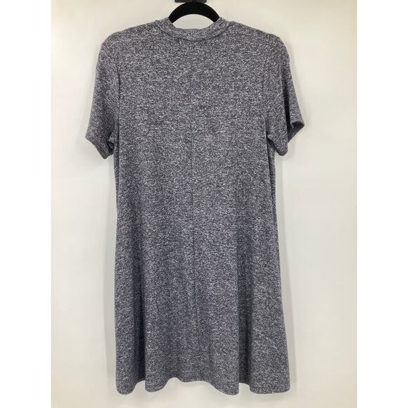 One Clothing Los Angeles Gray White Lightweight Mock Neck T-Shirt Swing Dress - Picture 3 of 6